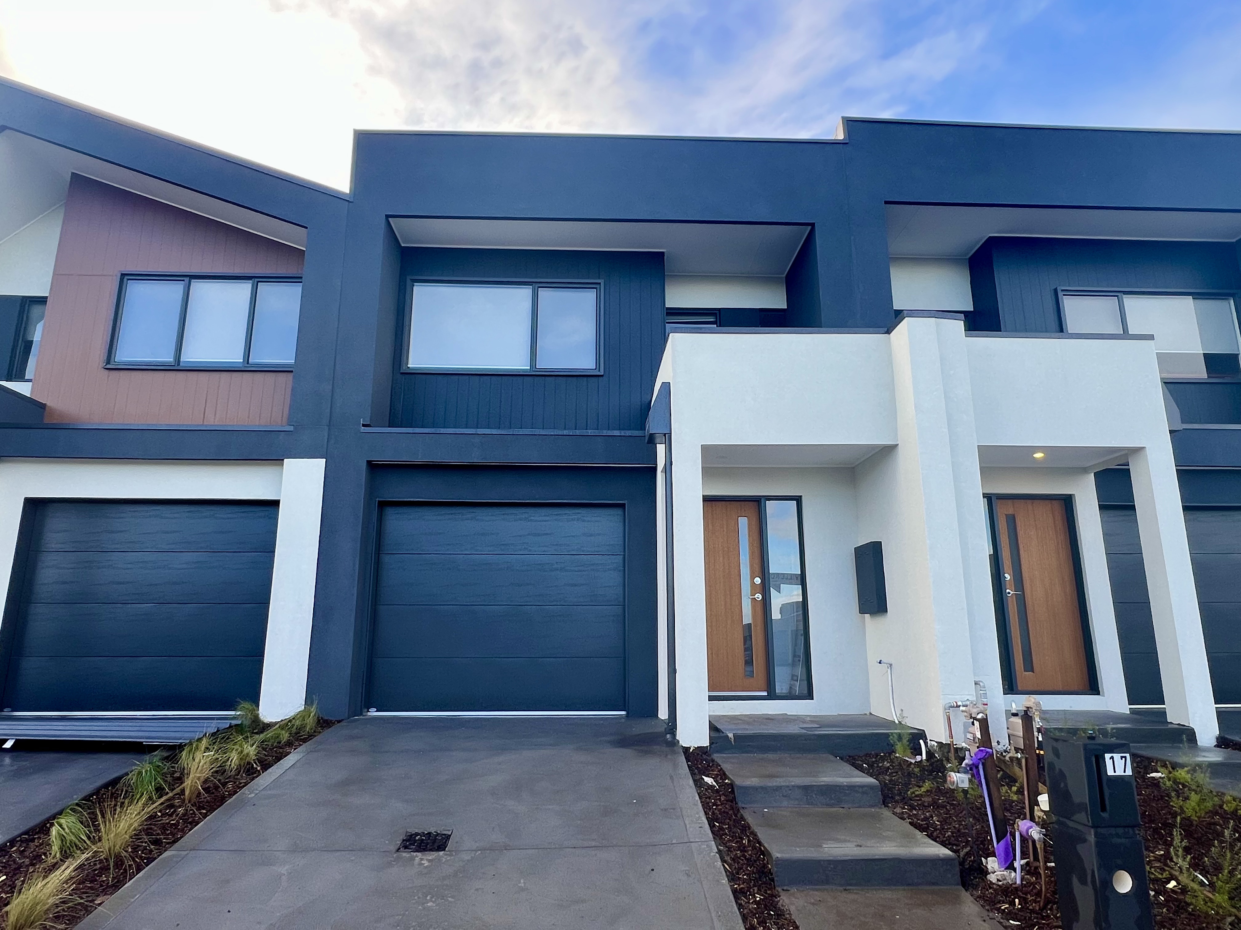 Modern Townhouse Living Awaits in Tarneit